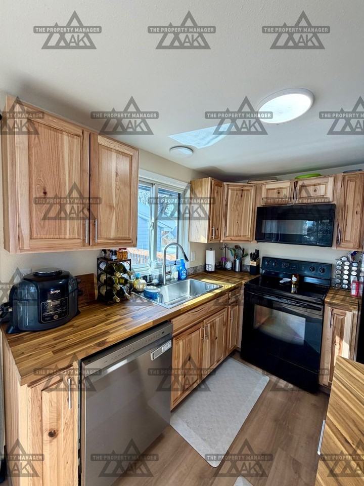 1600 Market St - Photo 6 of 30