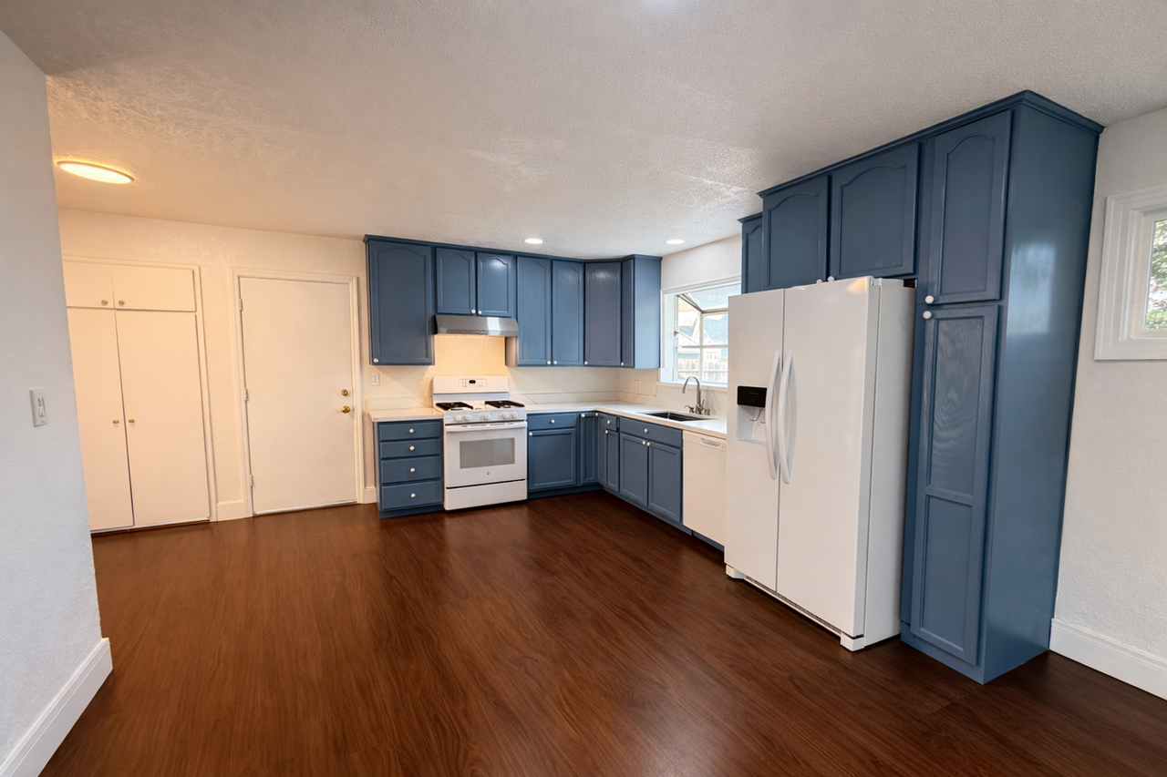 2217 Santa Fe Ct - Photo 5 of 30