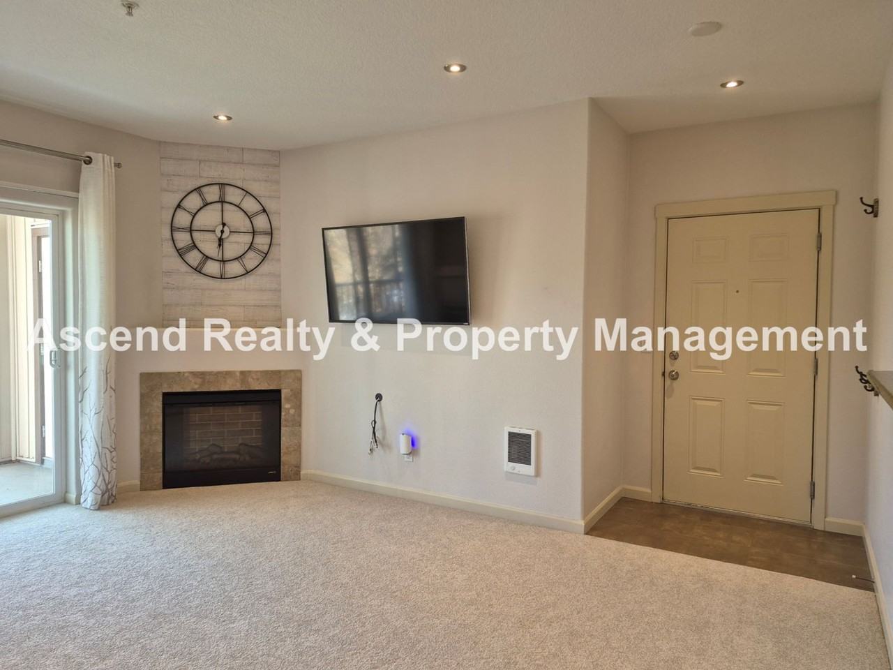 10664 Ne Holly St - Photo 3 of 21