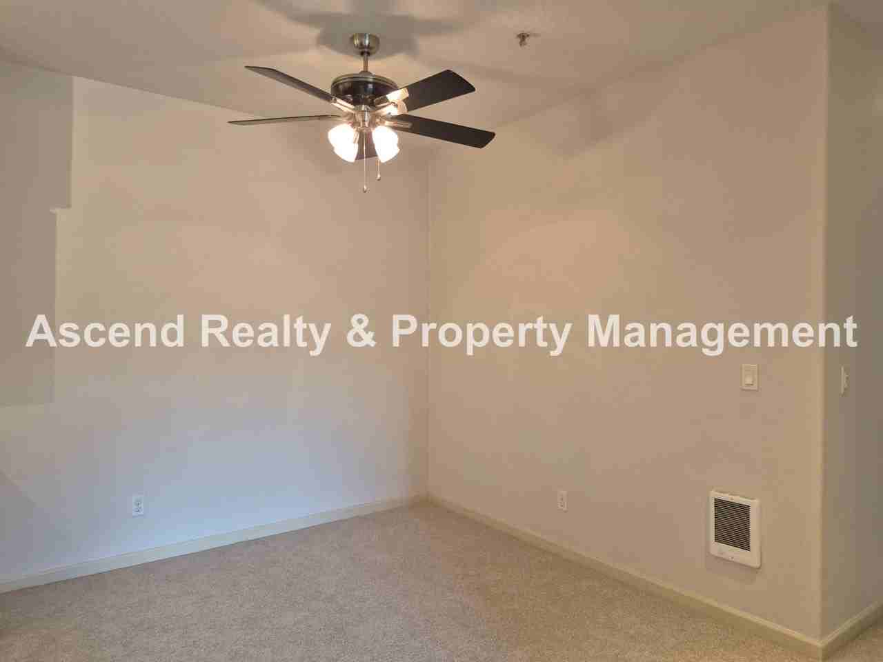 10664 Ne Holly St - Photo 7 of 21