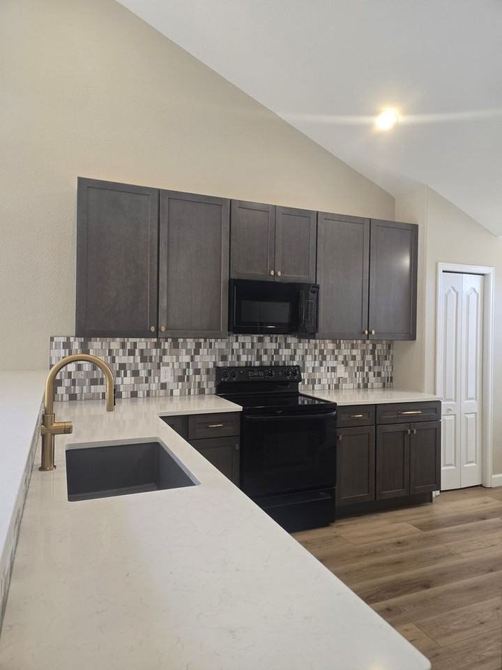 401 Sand Cliff Ct #B - Photo 7 of 22