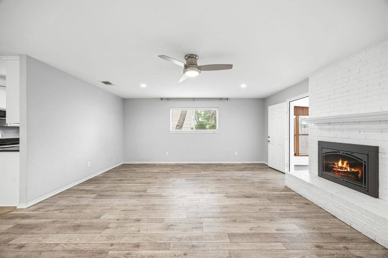 1509 - Photo 5 of 25