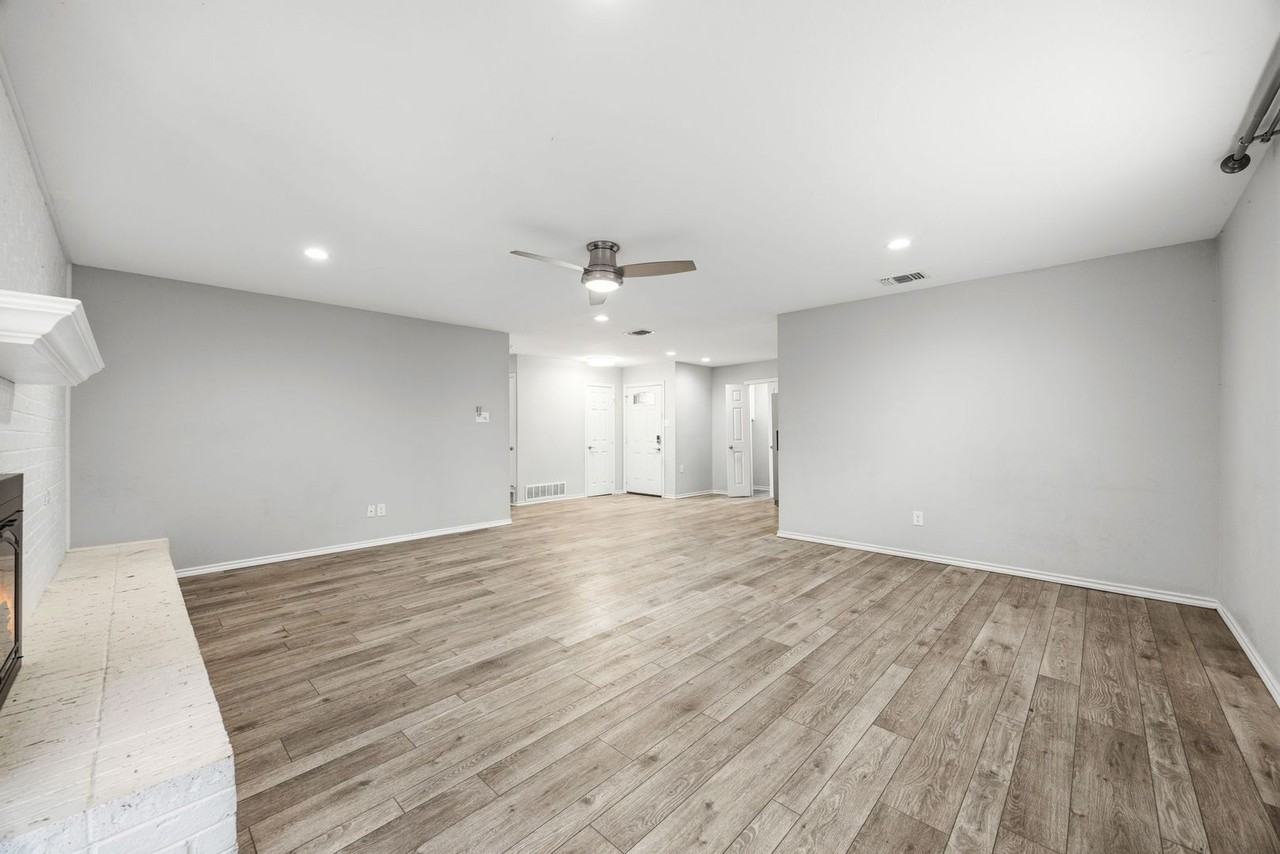 1509 - Photo 6 of 25