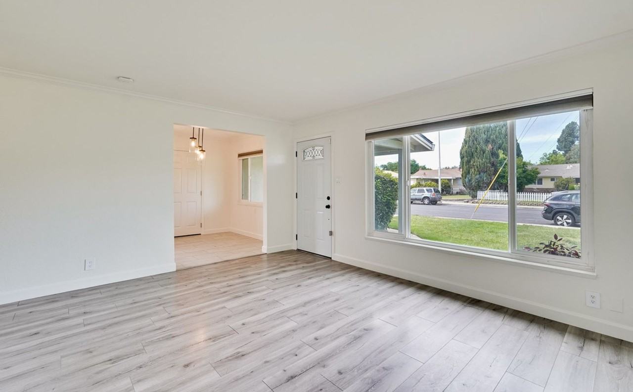 6780 Mayhews Landing Rd - Photo 4 of 24