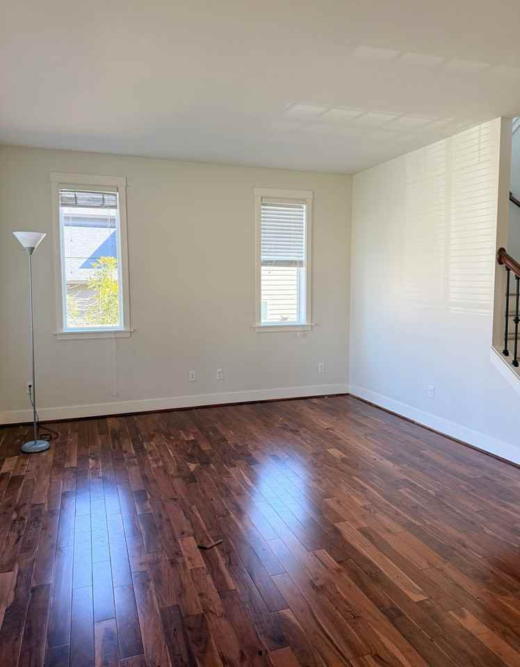 2710 242nd Pl Sw - Photo 2 of 33