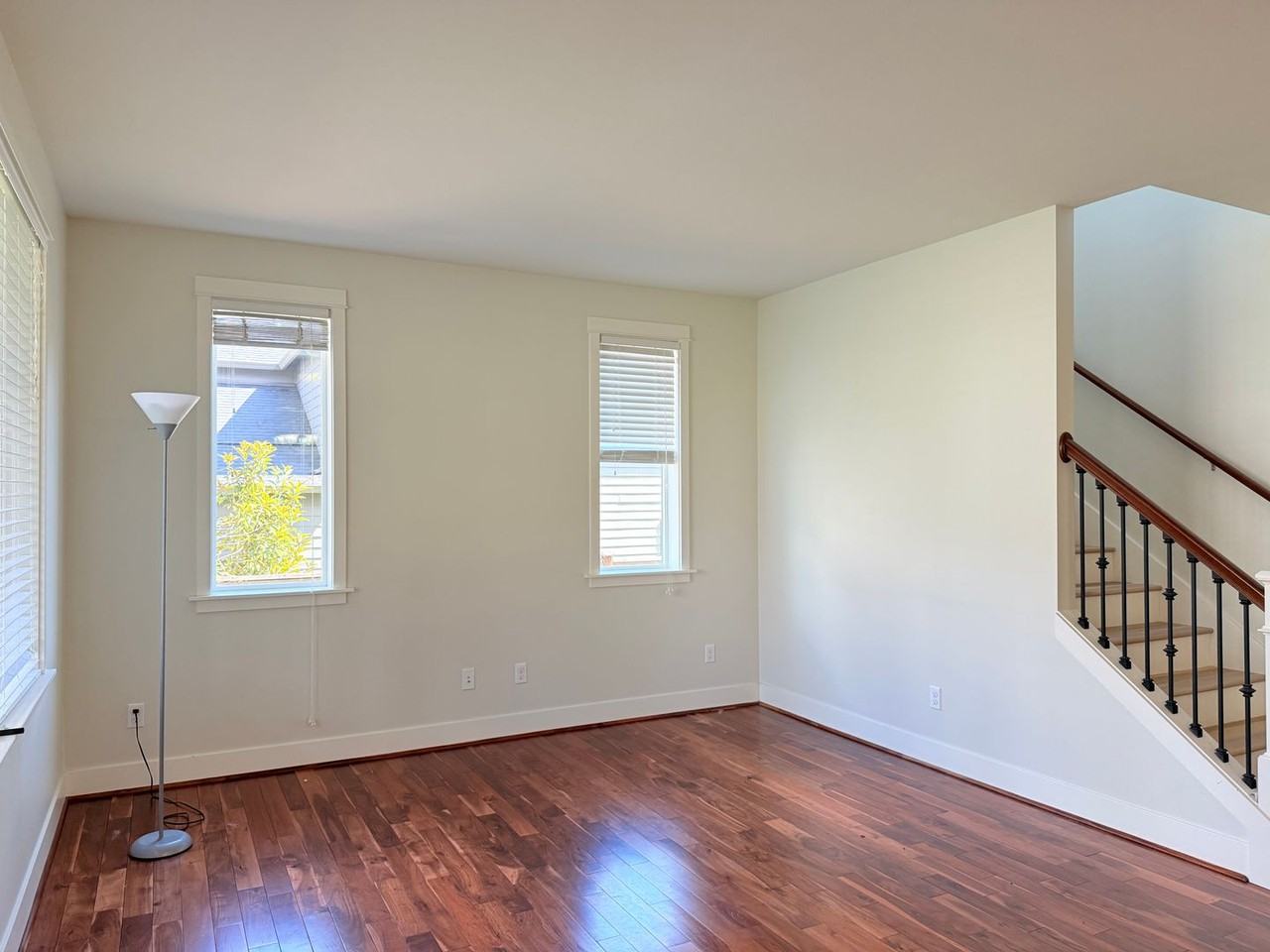 2710 242nd Pl Sw - Photo 3 of 33