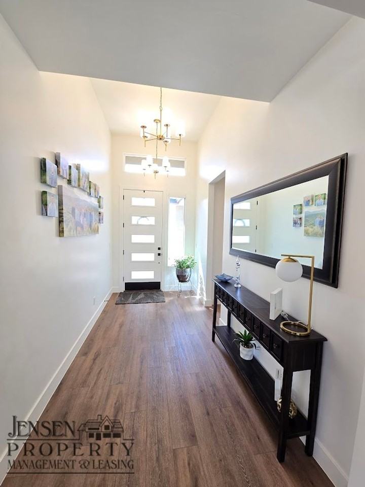 2154 N Serenita St - Photo 4 of 40