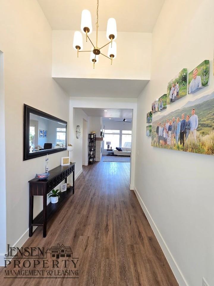 2154 N Serenita St - Photo 5 of 40