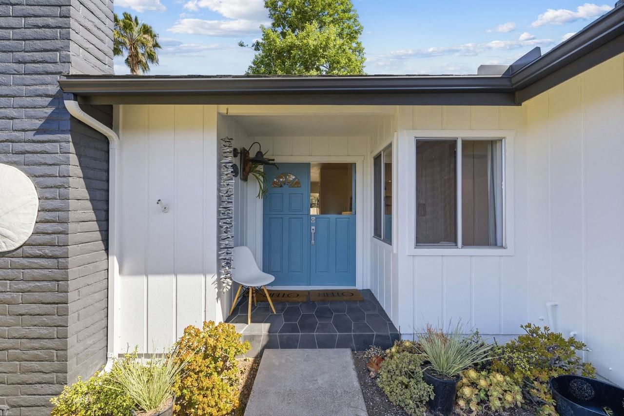 450 8th St - Photo 3 of 24