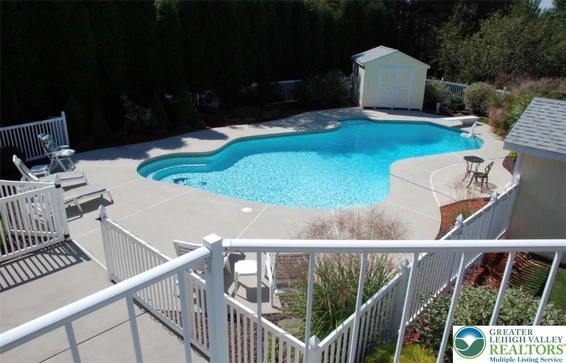 100 Hazlewood Rd - Photo 2 of 31