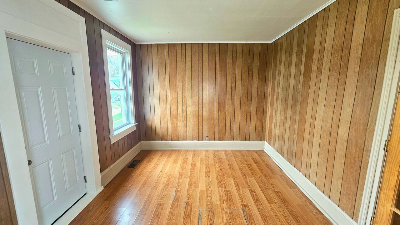 490 Grand St - Photo 2 of 37