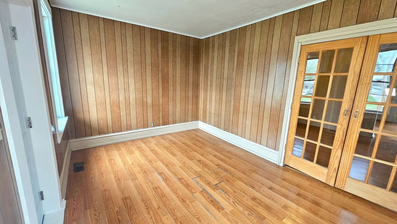 490 Grand St - Photo 3 of 37