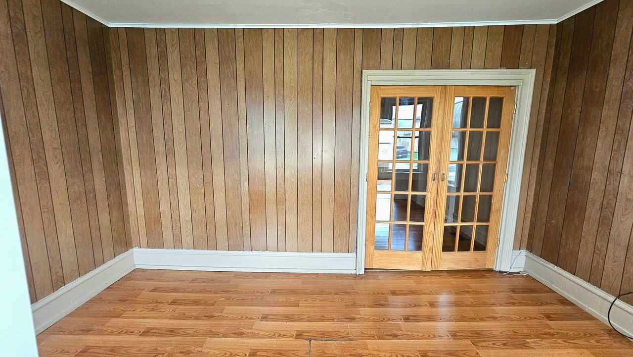 490 Grand St - Photo 4 of 37