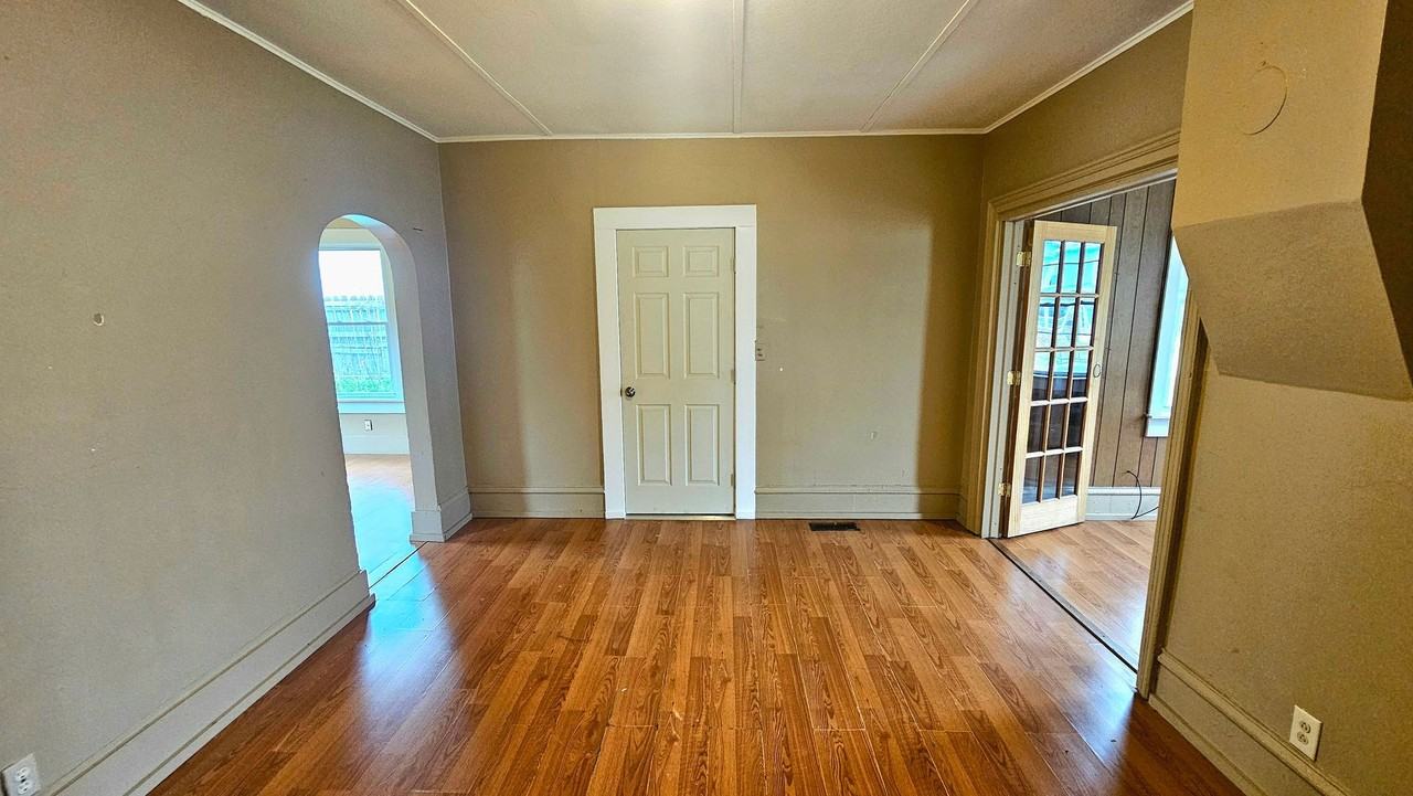 490 Grand St - Photo 7 of 37