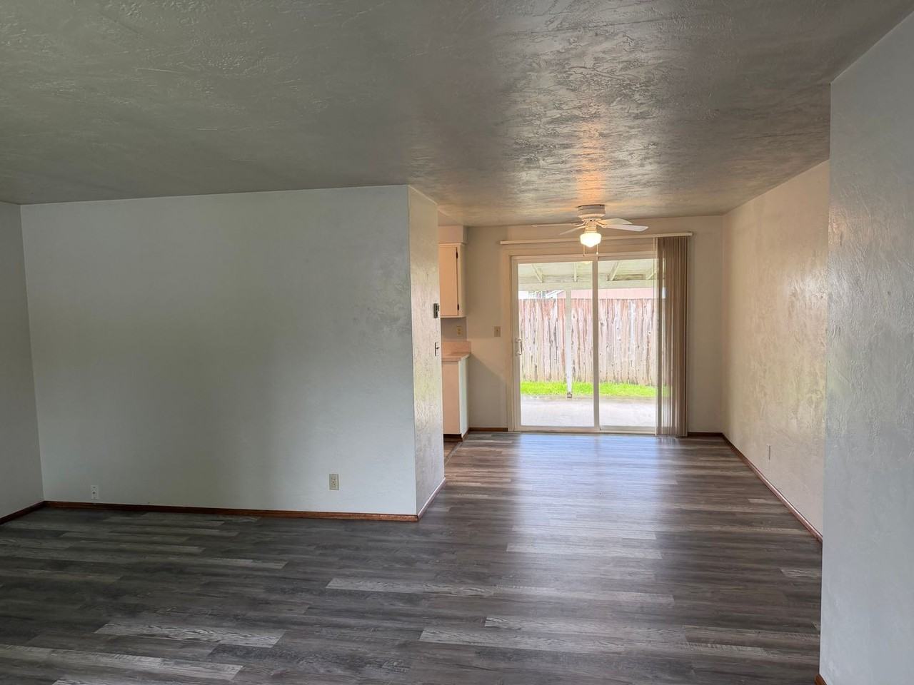 1316 Mill St - Photo 4 of 34