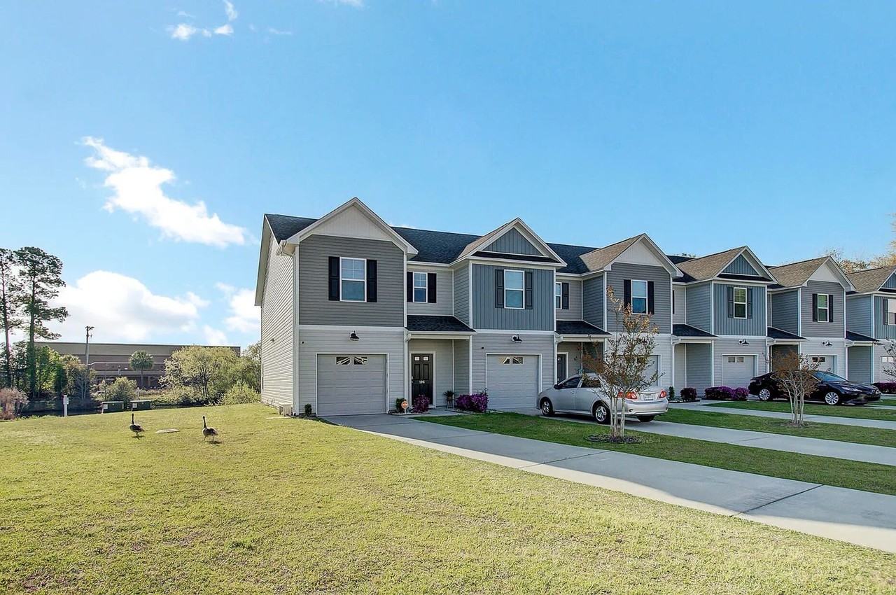 196 Buchanan Cir - Photo 3 of 39