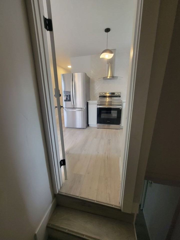 1351 W 800 S - Photo 7 of 37