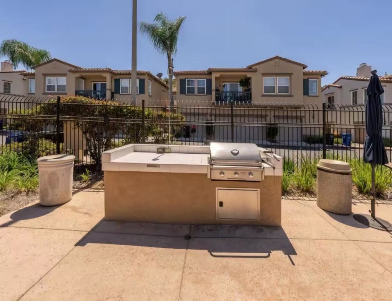 6233 Avenida De Las Vistas #4 - Photo 4 of 33