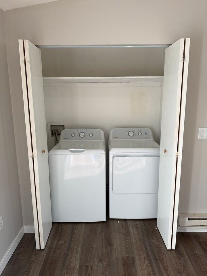 401 N Ash St - Photo 4 of 7