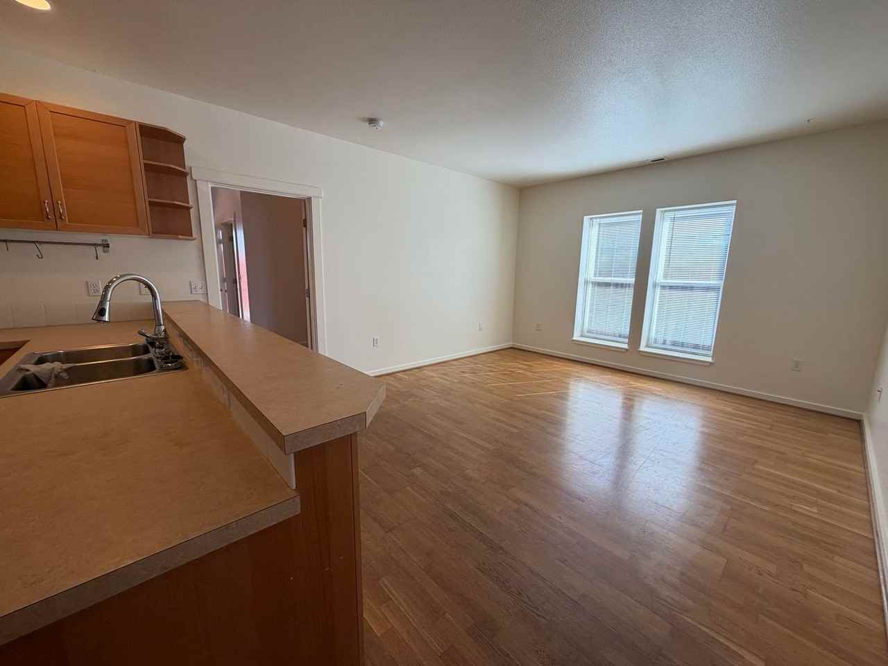 145 Se Mayberry Ave - Photo 4 of 18