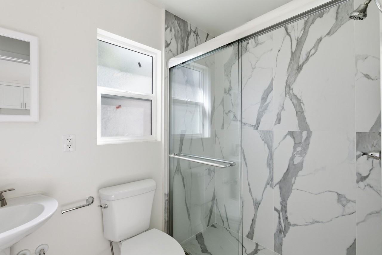 1474 S Wooster St - Photo 4 of 5