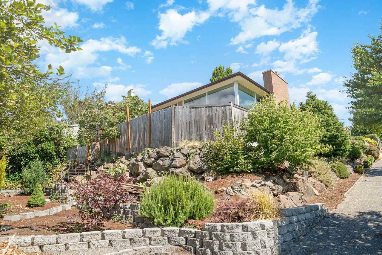 3200 30th Ave W - Photo 5 of 38