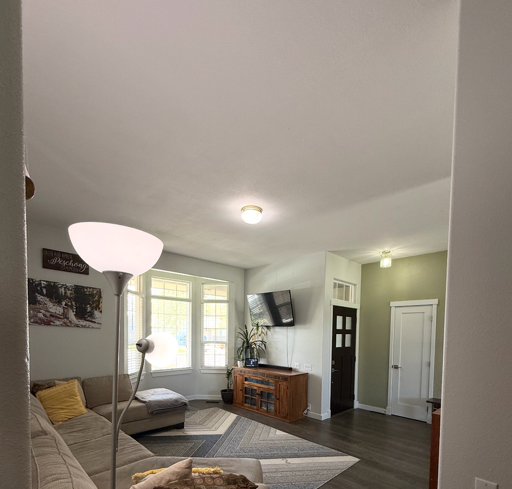 162 W Woodbury Dr - Photo 3 of 18