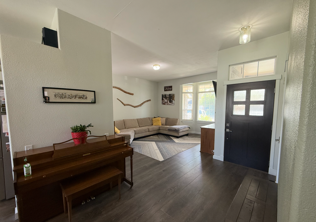 162 W Woodbury Dr - Photo 5 of 18