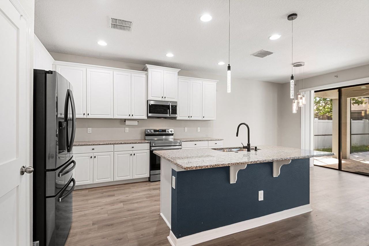 11421 Carlton Fields Dr - Photo 7 of 22