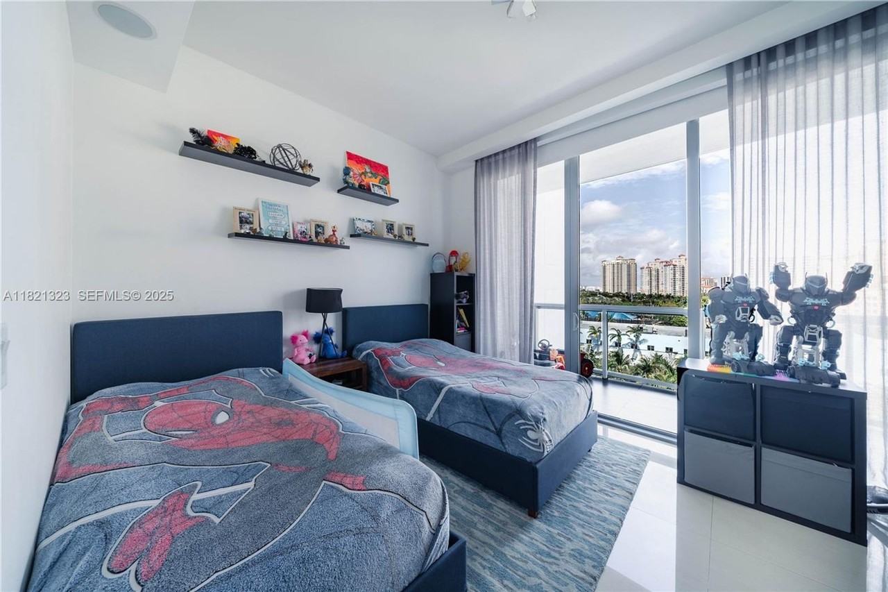 3250 Ne 188th St - Photo 6 of 14