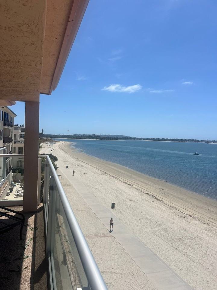 3802 Riviera Dr - Photo 4 of 10