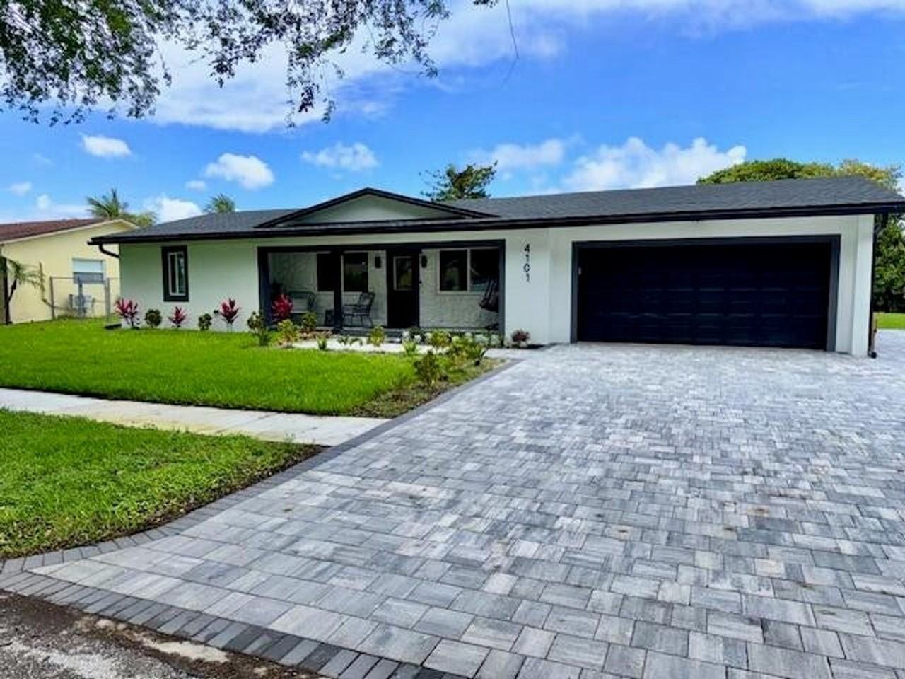 4101 Nw 10th St #4101 - Photo 2 of 30