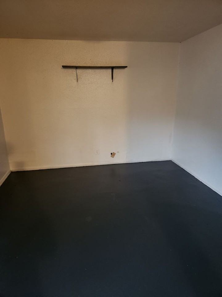 1816 N Saint Louis Ave - Photo 4 of 10