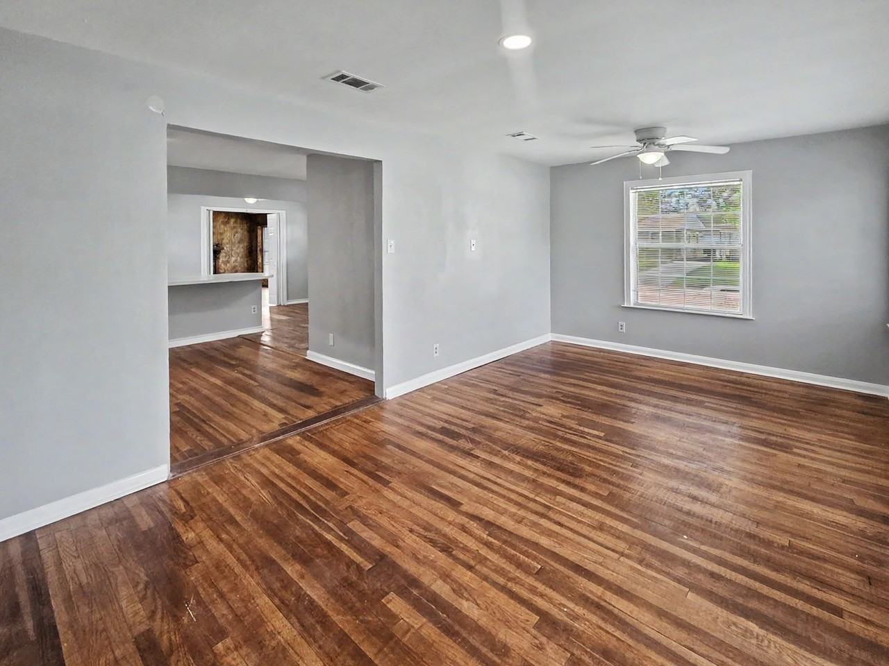 1302 Westward Ave - Photo 3 of 19