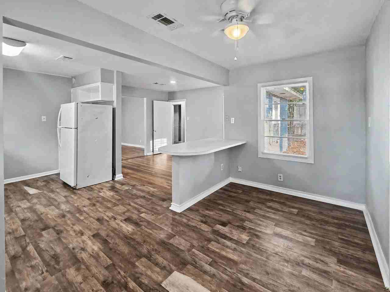 1302 Westward Ave - Photo 7 of 19