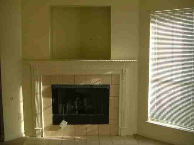 7720 Wolf Hollow Dr - Photo 3 of 8