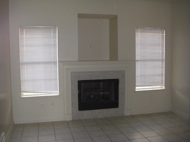 7720 Wolf Hollow Dr - Photo 4 of 8