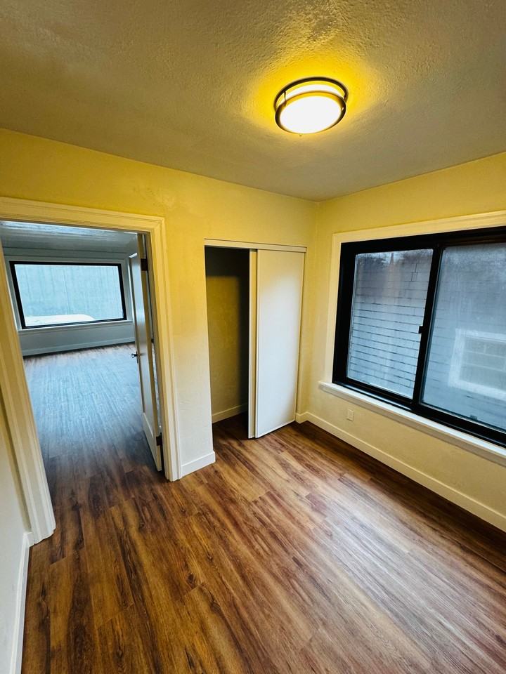 2037 Boylston Ave E - Photo 4 of 17