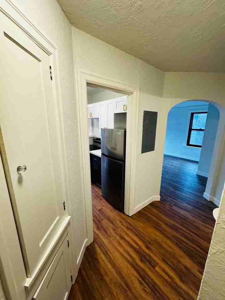 2037 Boylston Ave E - Photo 5 of 17