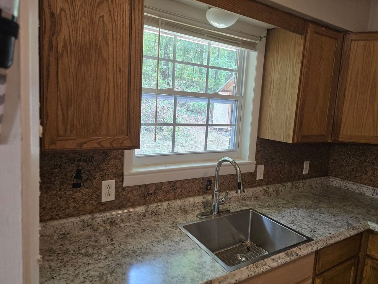 118 Wendell Dr - Photo 5 of 17