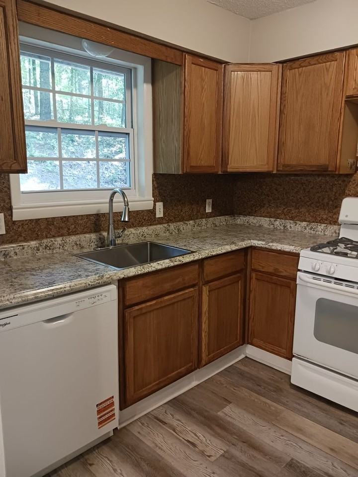 118 Wendell Dr - Photo 6 of 17