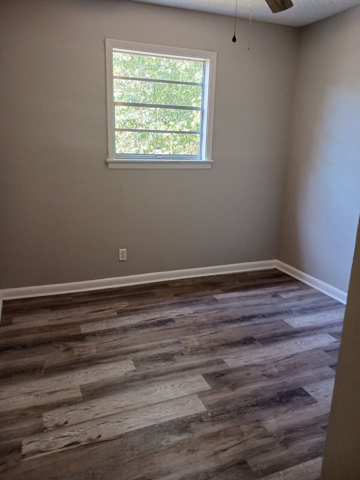 118 Wendell Dr - Photo 7 of 17