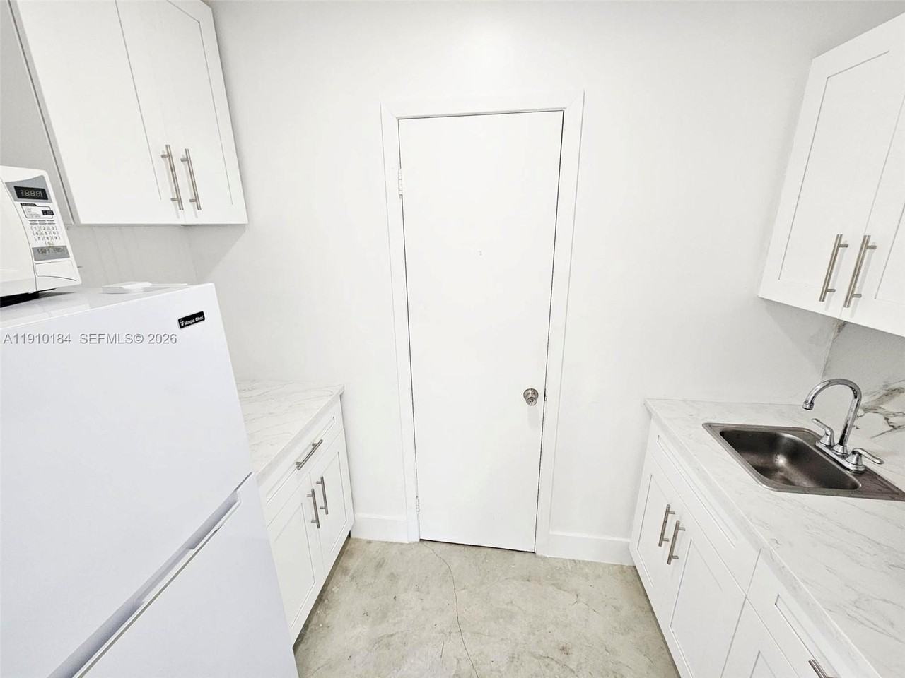 9301 Sw 37th St #4 - Photo 6 of 10