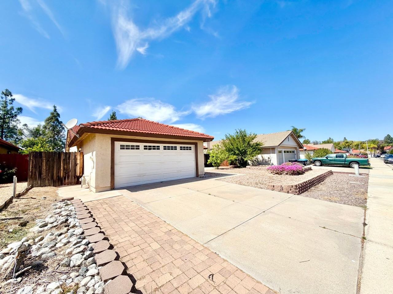 25268 Shadescale Dr - Photo 3 of 36