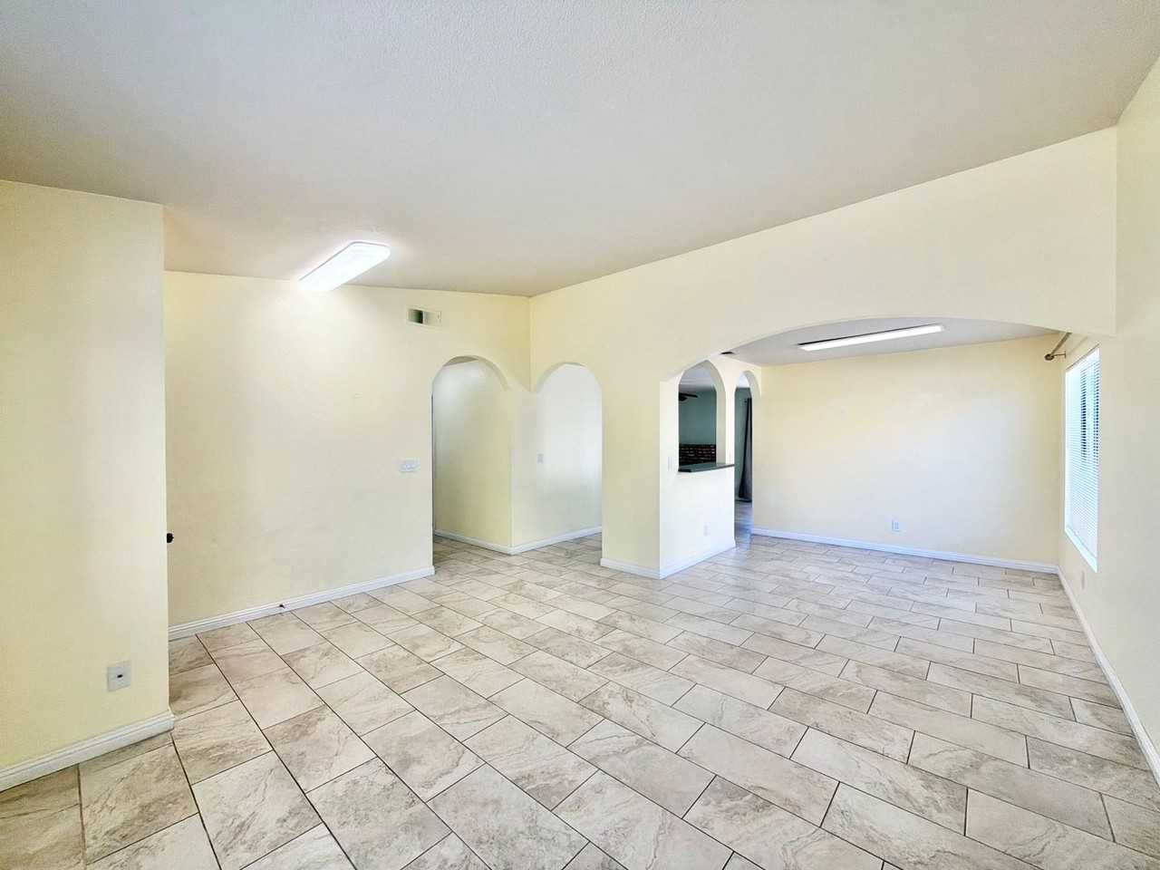 25268 Shadescale Dr - Photo 7 of 36