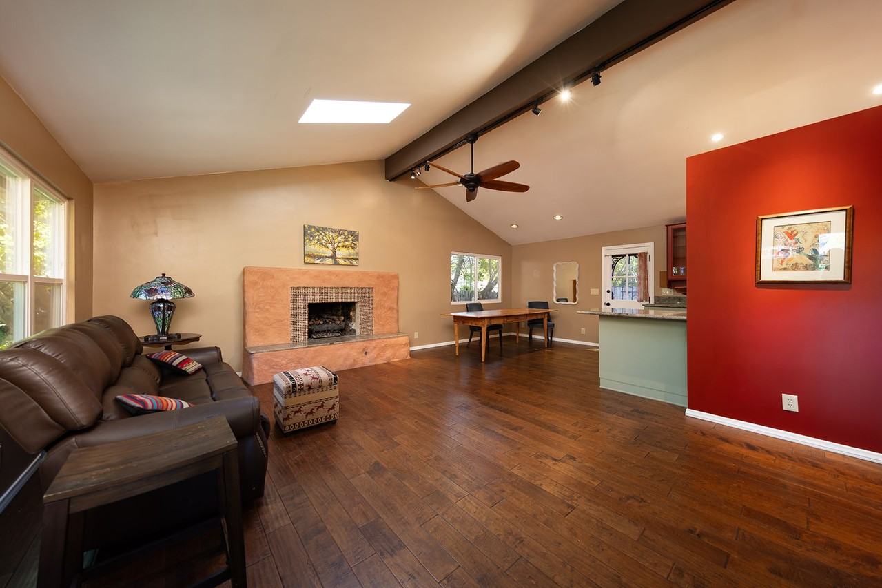 181 N Padre Juan Ave - Photo 2 of 22