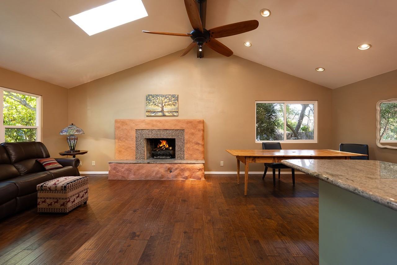 181 N Padre Juan Ave - Photo 3 of 22