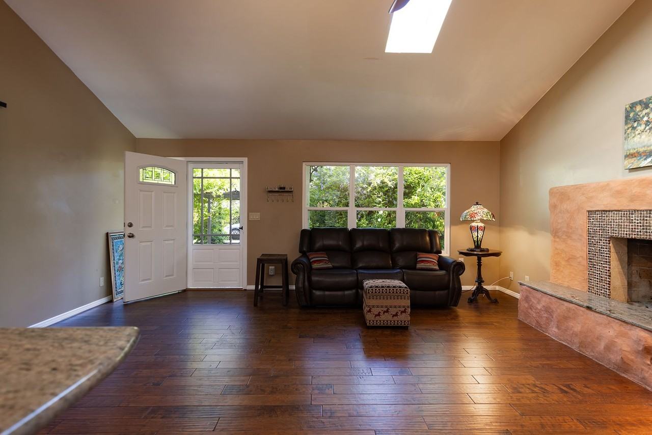 181 N Padre Juan Ave - Photo 4 of 22