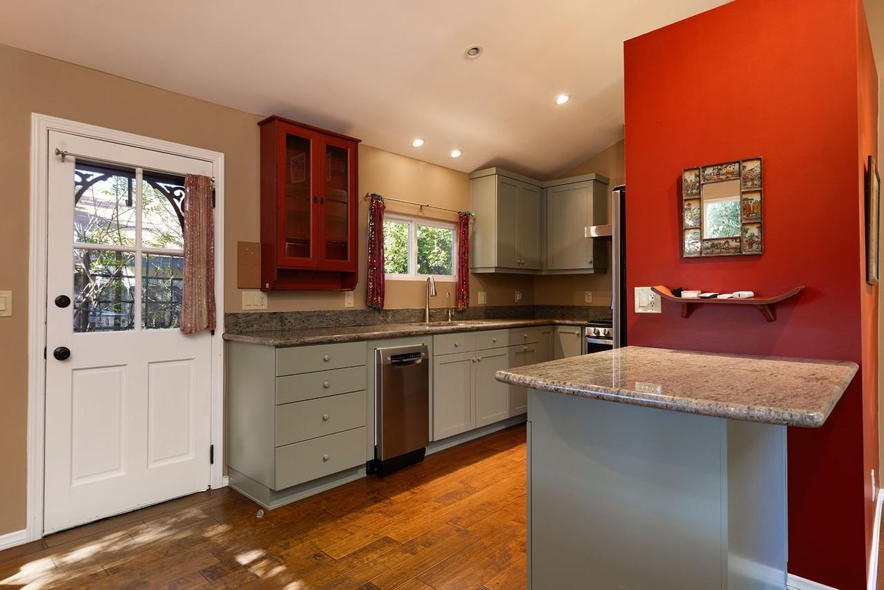 181 N Padre Juan Ave - Photo 5 of 22