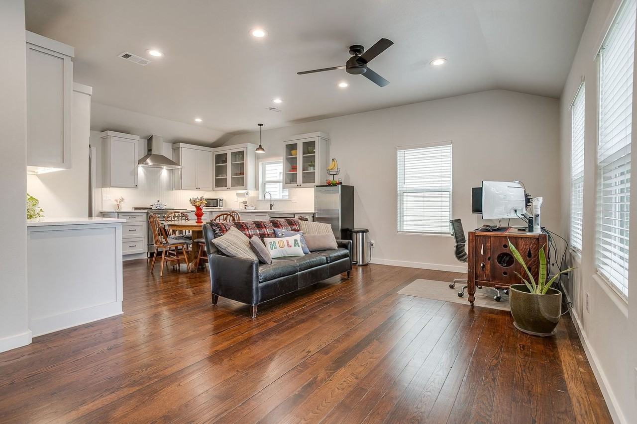 3821 Linden Ave - Photo 3 of 20